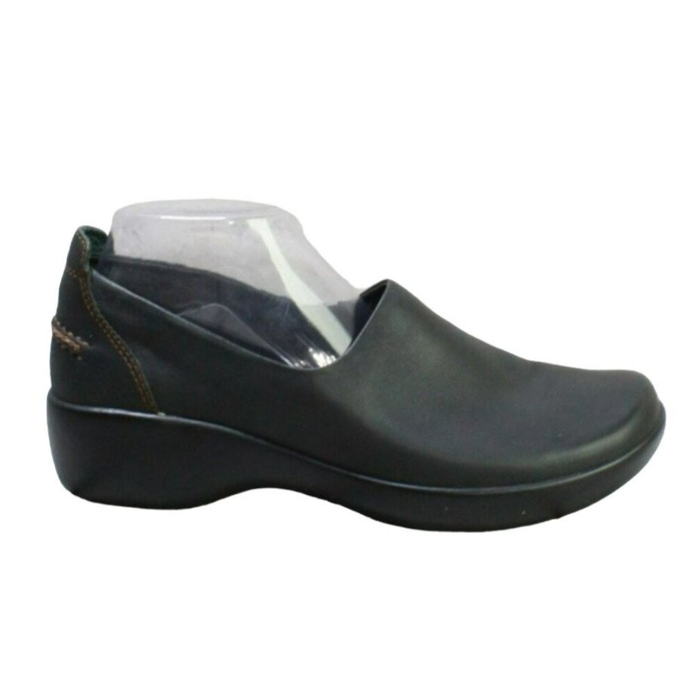 LL Bean Black Leather Slip On Comfort Classic Nursing Clogs Shoes Size 9 M - Picture 1 of 9